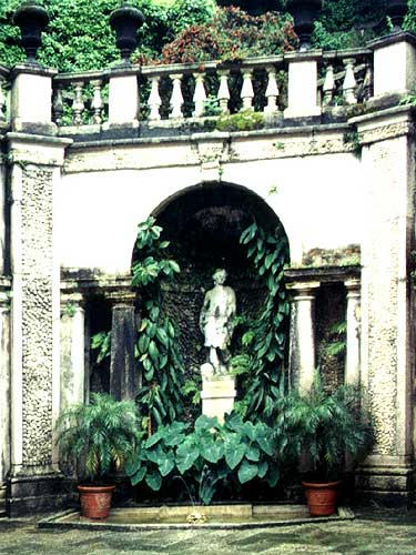 A statue at the entrance to the gardens of the Palazzo Borromeo on Isola Bella in Lake Maggiore, Italy